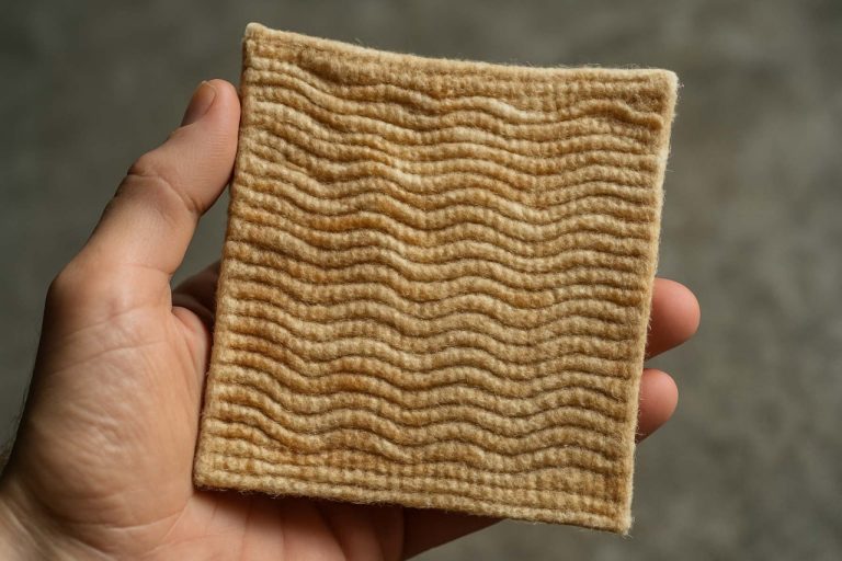Textiles Microbiens Tissés : La Prochaine Révolution dans la Fabrication Durable (2025)